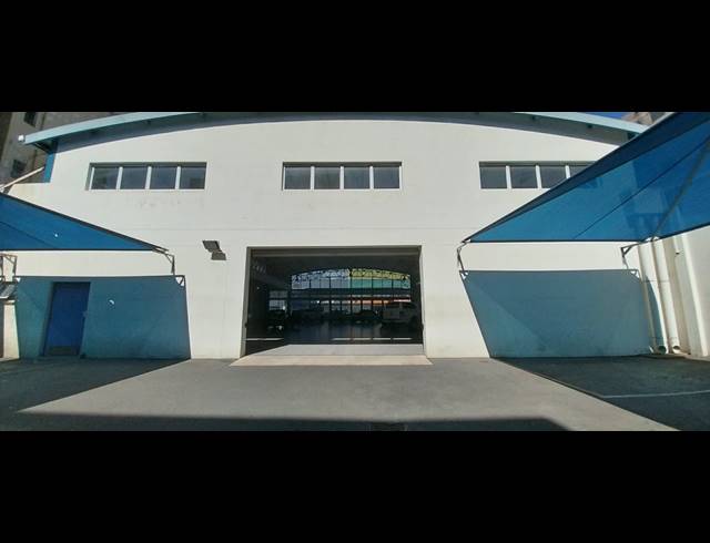 925M² SHOWROOM TO LET IN DURBAN CENTRAL